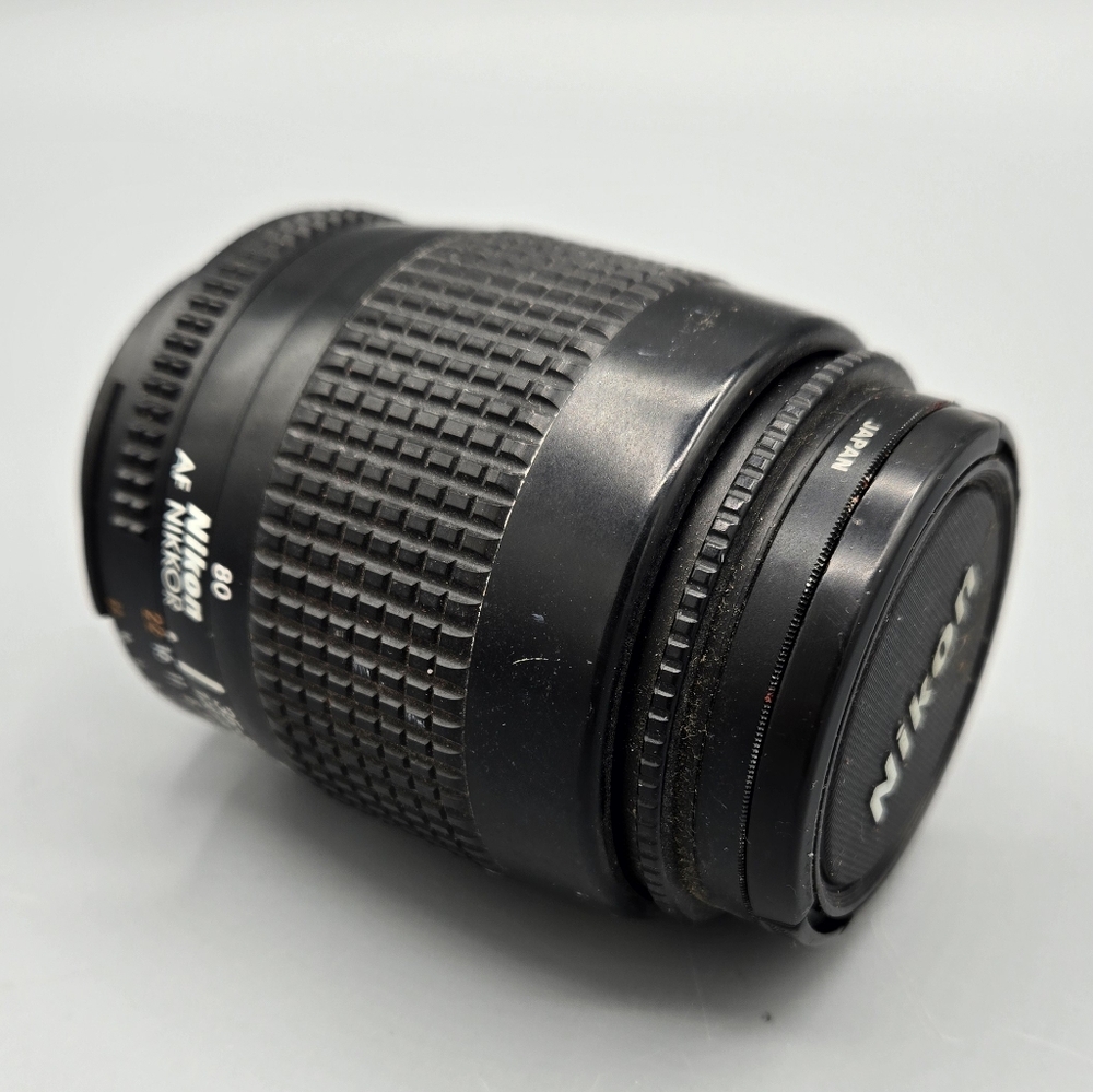 Nikon AF Nikkor 35-80mm Zoom Autofocus & Manual Lens with Rear Cap